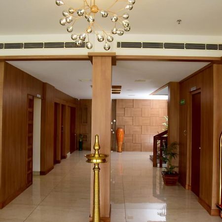 Hotel Emerald Palace Kottiyam Kültér fotó