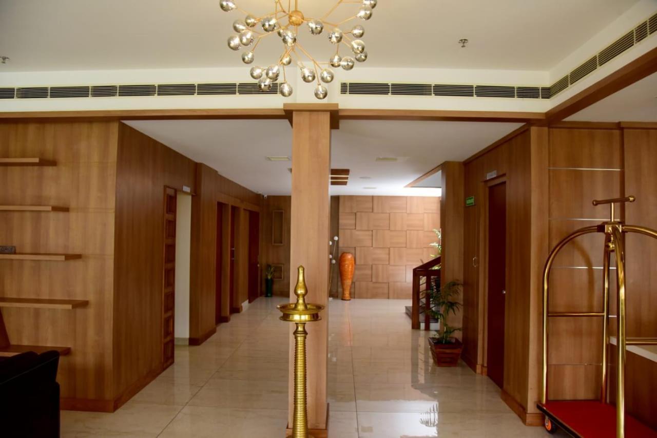 Hotel Emerald Palace Kottiyam Kültér fotó