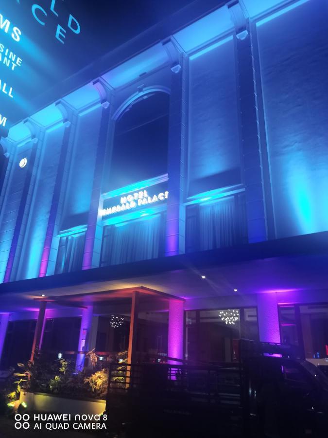 Hotel Emerald Palace Kottiyam Kültér fotó